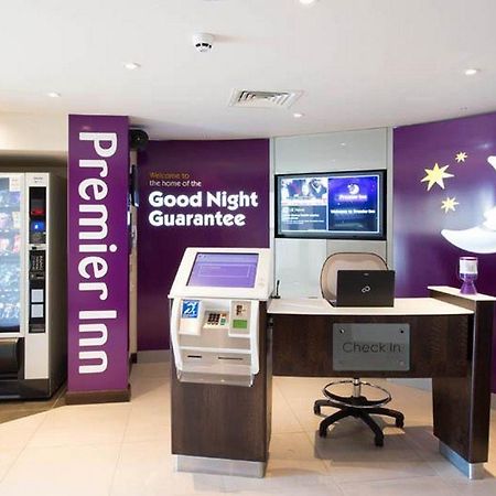 Premier Inn Leek Town Centre Exteriér fotografie