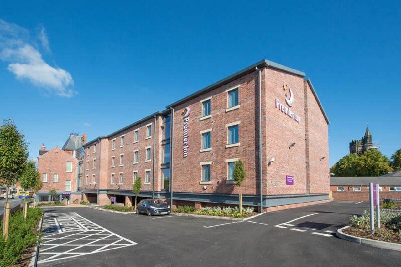 Premier Inn Leek Town Centre Exteriér fotografie
